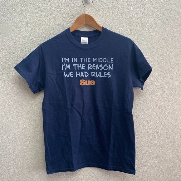 Sue Stuck In The Middle TV Show Gildan Short Sleeve T-Shirt Men's Small Blue - Picture 1 of 3